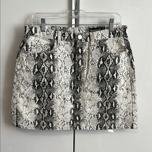 BLANK NYC NWOT Snake Print Mini Denim Jean Skirt, Size 29